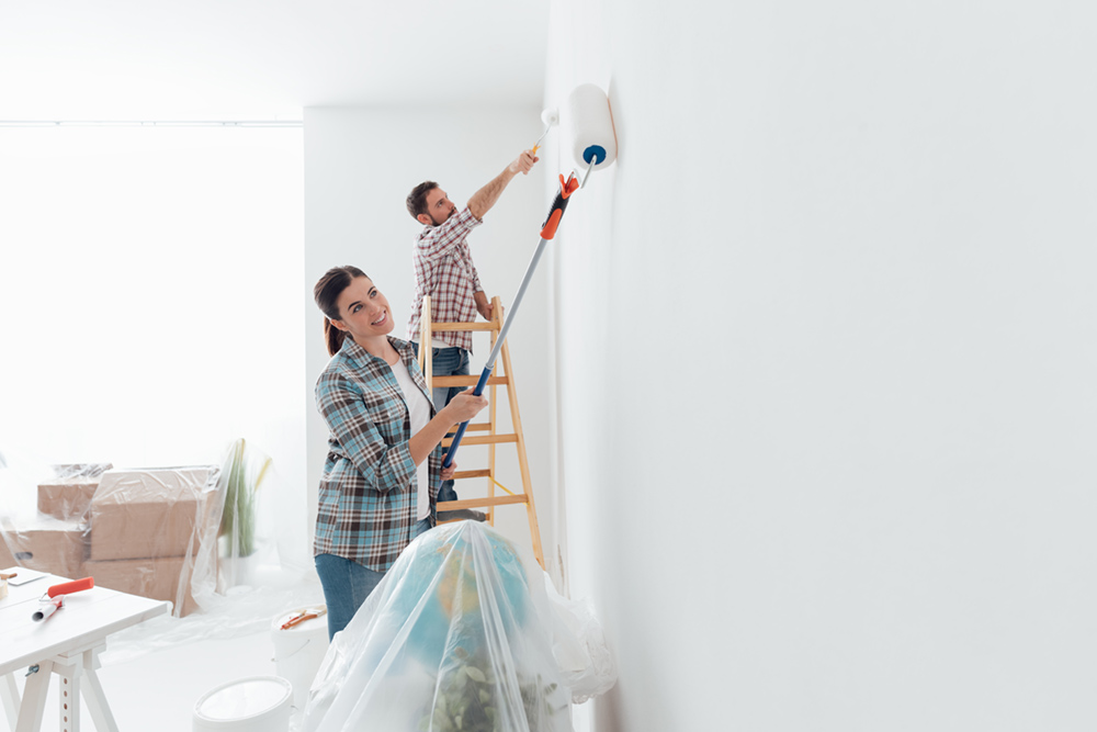 couple painting